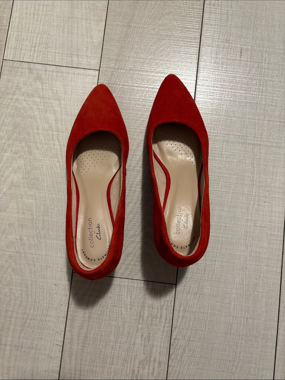 Clarks Red/Orange Suede Pointed-Toe kitten heels